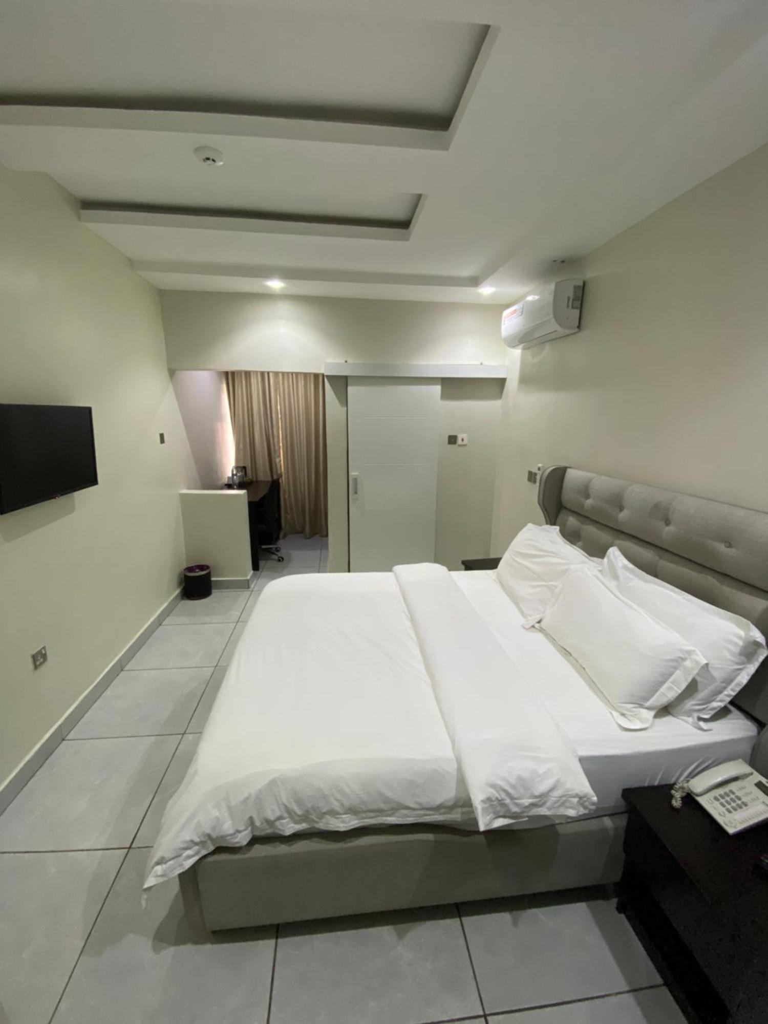 Emmaag Hotel, อิบาดัน ภายนอก รูปภาพ